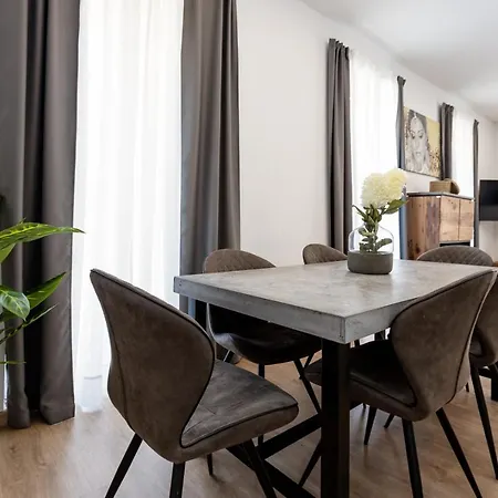 Pinzon & Penthouse Apartman Alicante